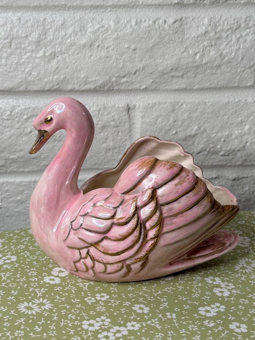 Vintage Pink Gold Ceramic Swan Planter Excellent Condition Retro